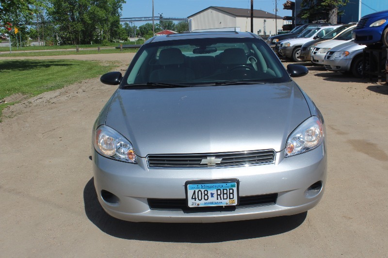 lot 1561 image: 2007 Chevrolet Monte Carlo LT - 69,103 Miles