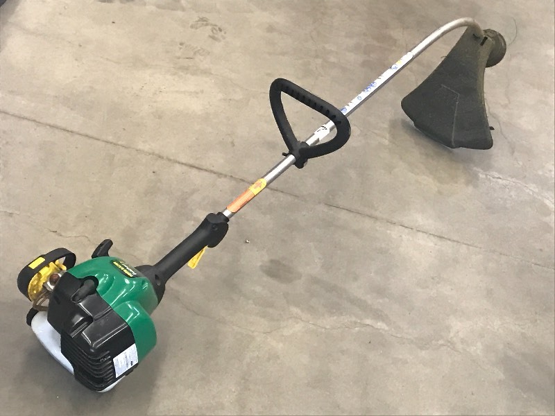 lot 7 image: Weed Eater Grass Trimmer