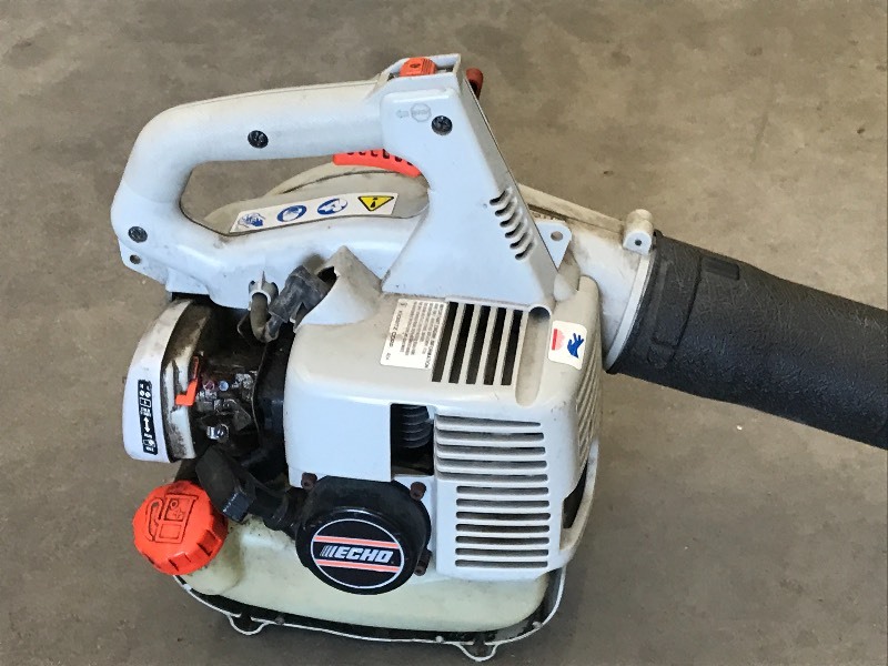 lot 14 image: Echo Handheld Blower