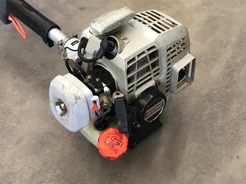 lot 16 image: Echo Grass Trimmer