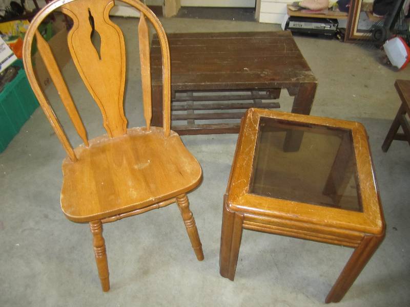 lot 4 image: Vintage chair with 2 side tables...