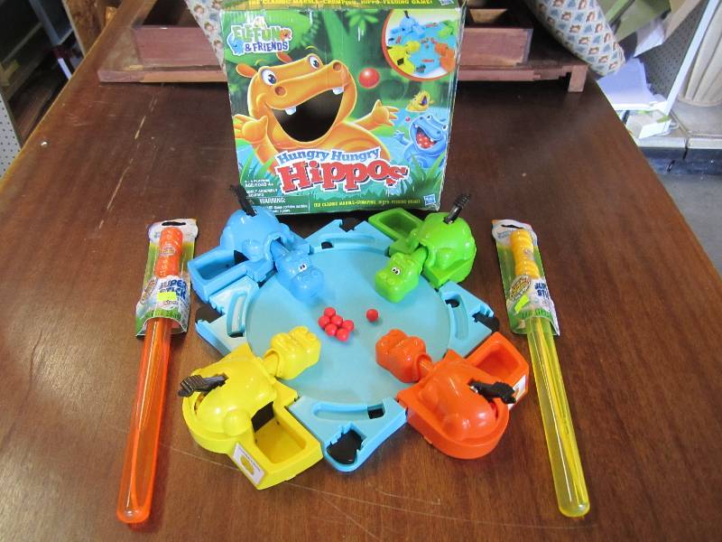 lot 49 image: Hippo game with bubble stocks...