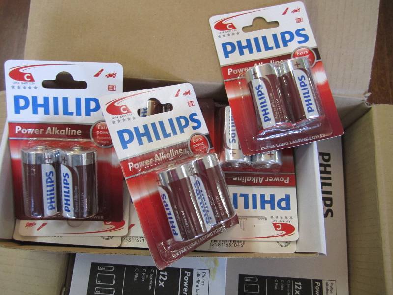 lot 59 image: Case of size C alkaline batteries. ...