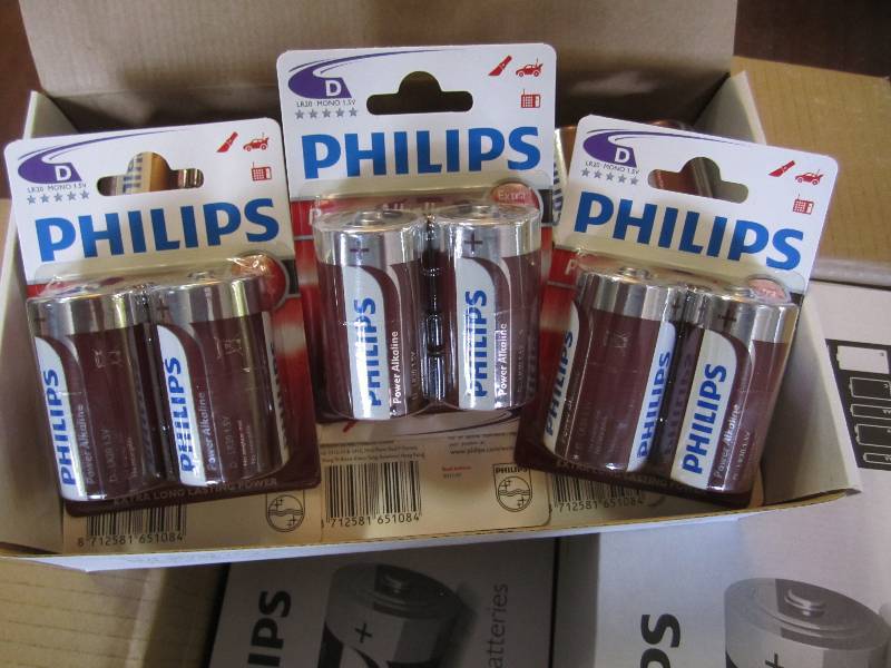 lot 61 image: Case of size D alkaline batteries. ...