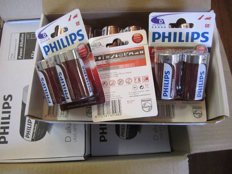 lot 69 image: Case of size D alkaline batteries. ...