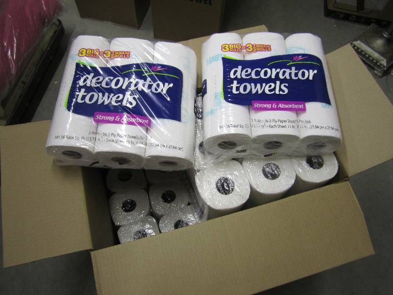 lot 71 image: Case of 2 ply paper towels. 10 3pks...