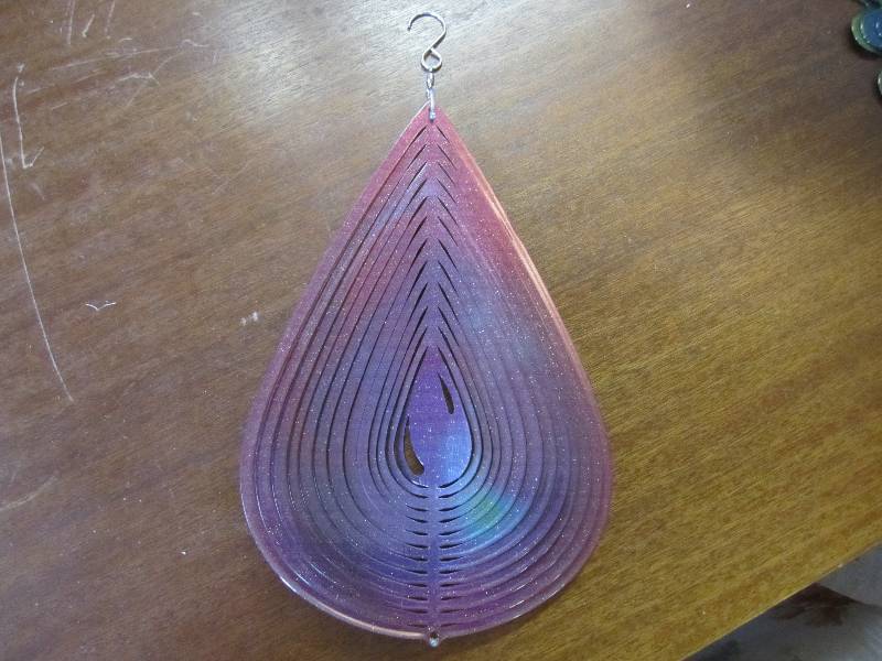 lot 92 image: Tear drop metal wind spinner 12...