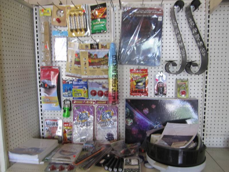 lot 99 image: Large lot of misc. resale items etc...