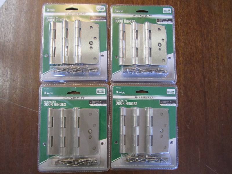 lot 128 image: Lot of 4 Mastercraft 3 pack 4 door...