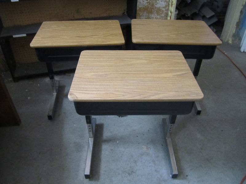 lot 158 image: Lot of 3 desks. Tops open with stor...