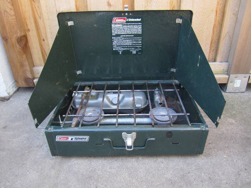 lot 197 image: Coleman unleaded campstove 424...