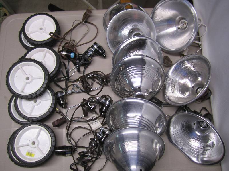 lot 200 image: Lot of 6 clamp-on lights and 6 whe...