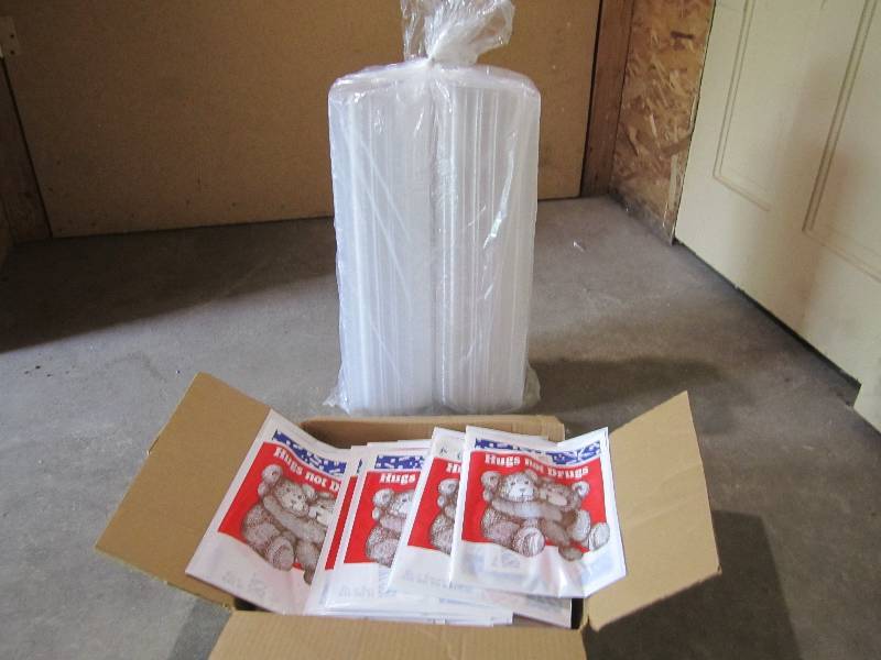 lot 206 image: Sandwichburger containers clear an...