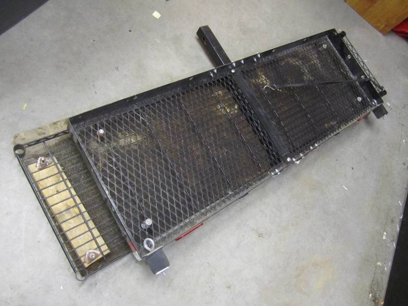 lot 213 image: Reciever hitch carrier with solid b...