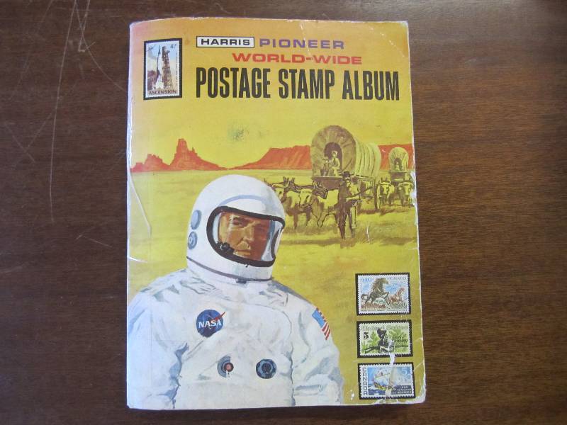 lot 224 image: Vintage stamp collectors book. Many...