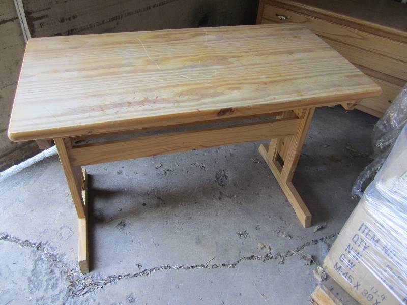 lot 253 image: Wood table with adjustable height a...