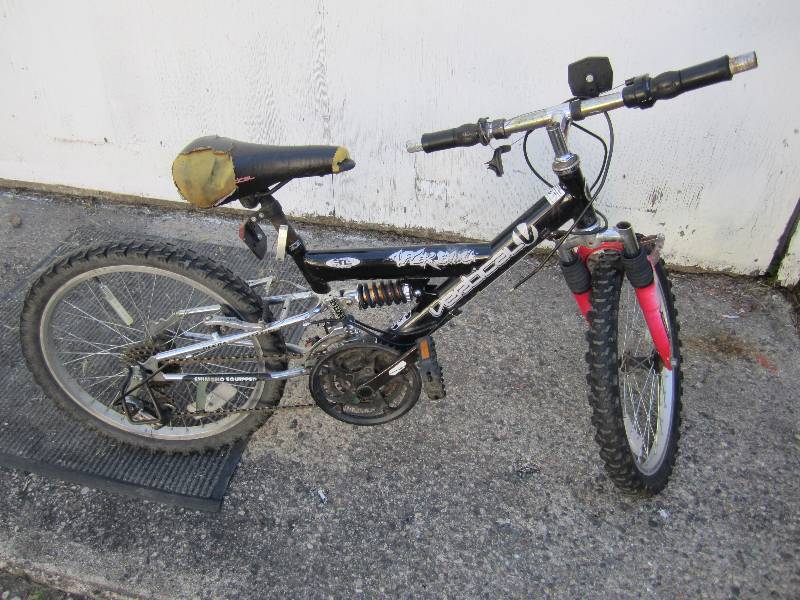 lot 260 image: 20 vertical after shock 15 speed b...