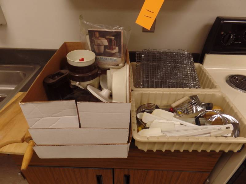 lot 24 image: SMALL APPLIANCE AND UTENSILS