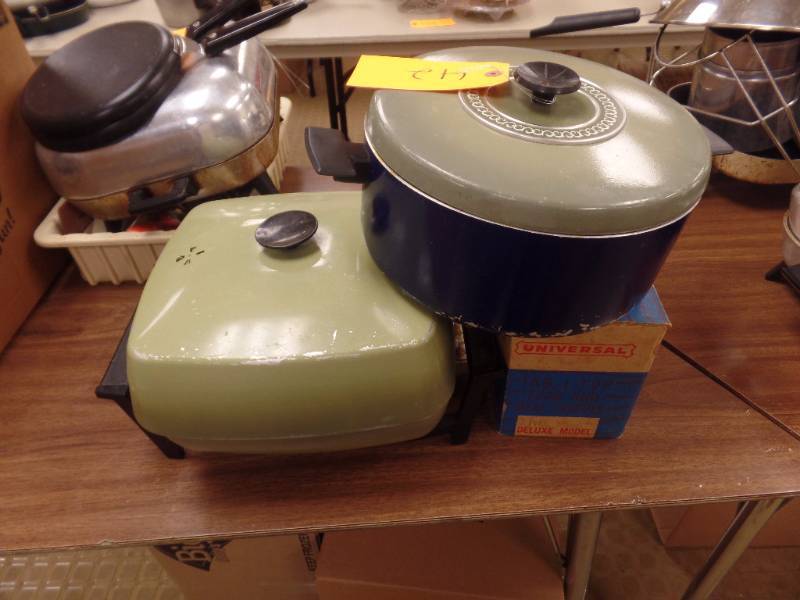 lot 42 image: ELECTRIC SKILLET AND KITCHEN WARE
