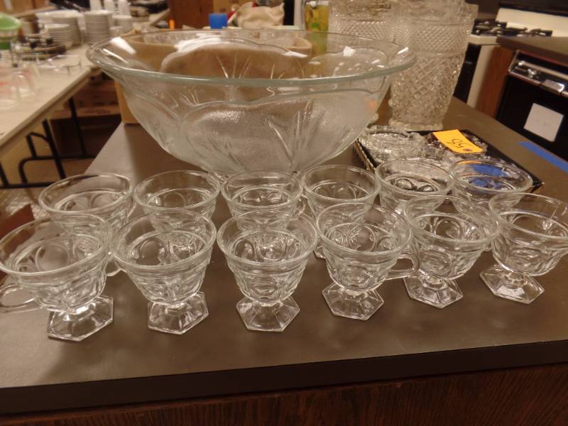 lot 58 image: KITCHENWARE