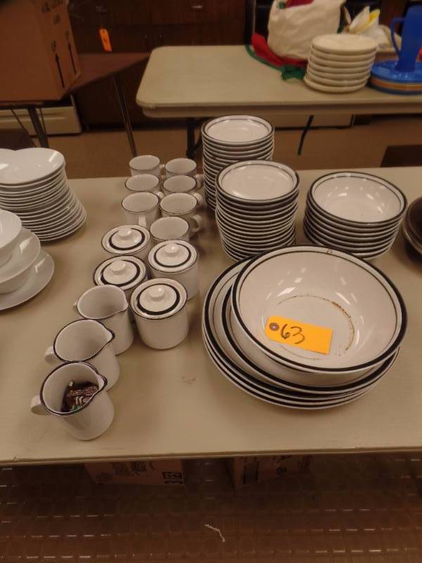 lot 63 image: MESA STONE DISHES