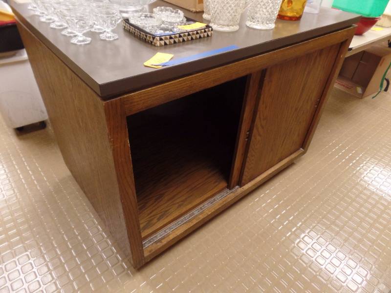 lot 66 image: ISLAND STORAGE COUNTER