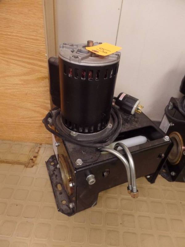 lot 69 image: WINCH MOTOR
