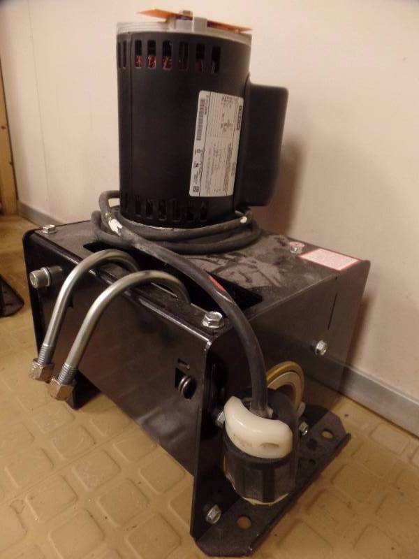 lot 71 image: WINCH MOTOR