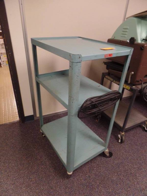 lot 73 image: PROJECTION TABLE