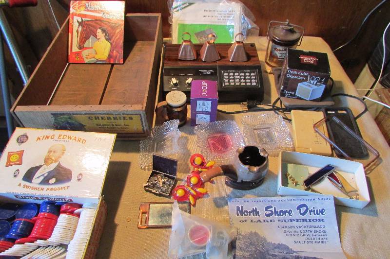 lot 21 image: Vintage Crate Full