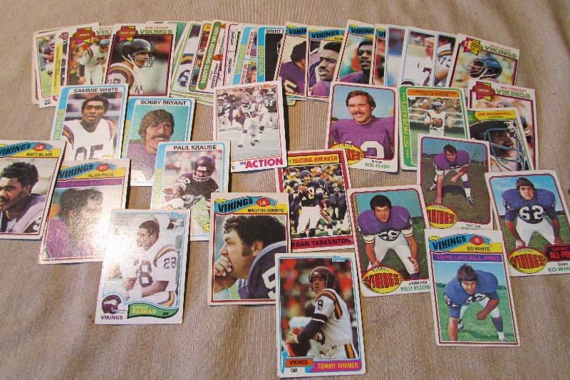 lot 25 image: Vintage Minnesota Vikings Cards