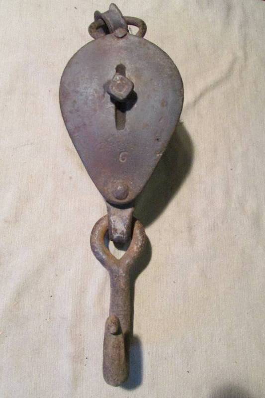 lot 27 image: Vintage Pully WHook