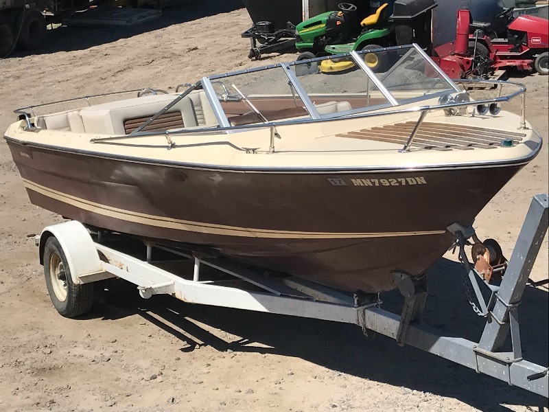 lot 1 image: 1976 Century Raven 19ft Boat & Trail...
