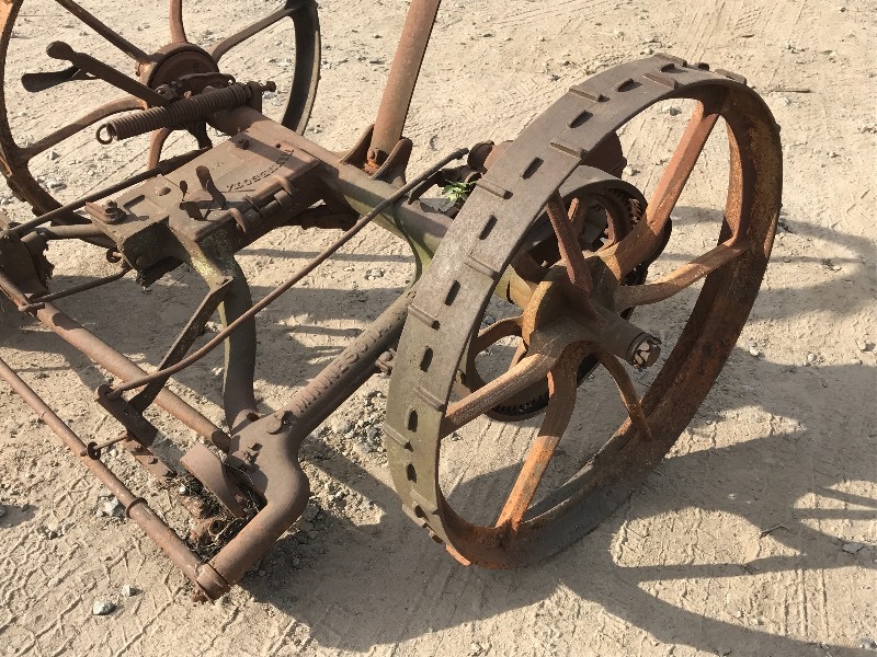 lot 4 image: Antique Minnesota Number 3 Horse Dr...