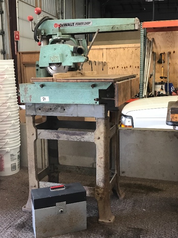 lot 21 image: DeWalt Power Shop Cast Iron Radial ...
