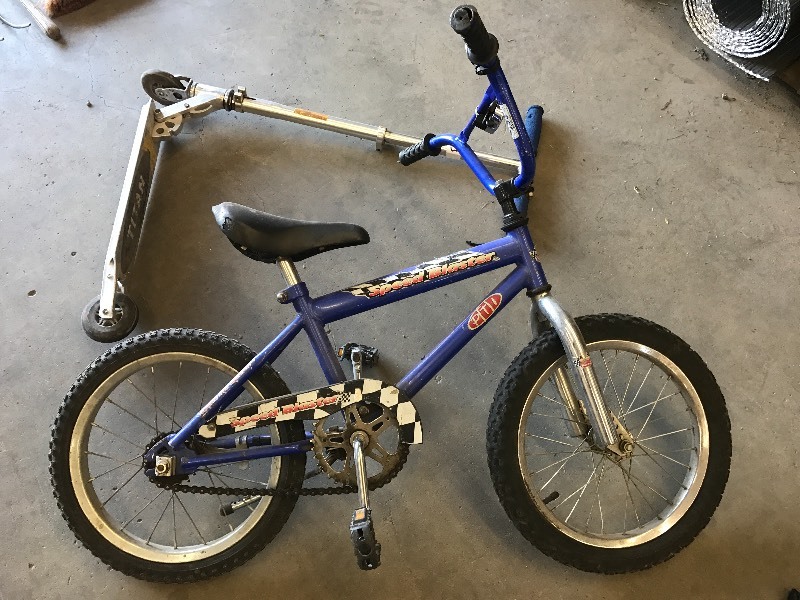 lot 23 image: Lot Of (1) Kids Bike & (1) Kids Sco...