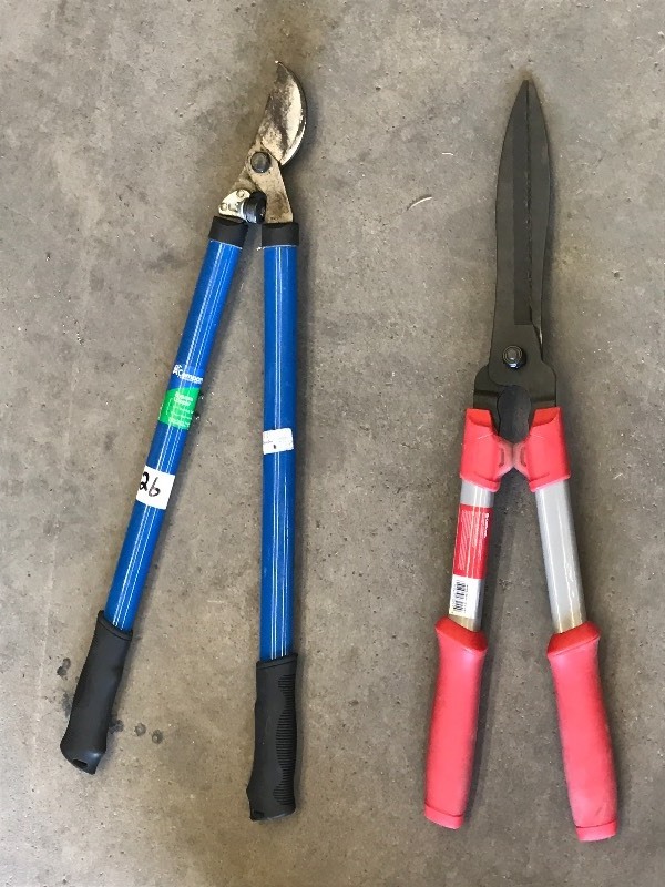 lot 26 image: Lot Of (1) Lopping Shear & (1) Prun...