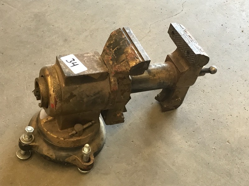 lot 34 image: Heavy Duty Bench Vise With Swivel, ...