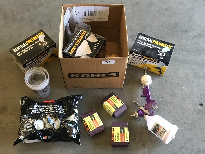 lot 39 image: Box Of Assorted (2) Paint Sprayers...
