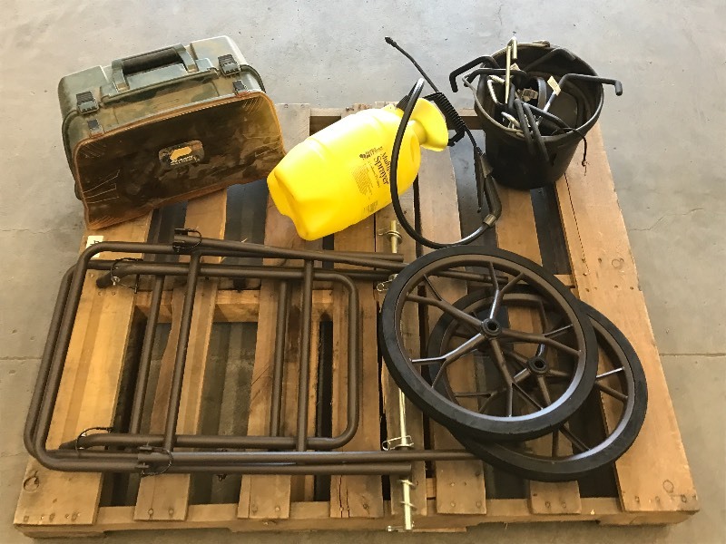 lot 43 image: Pallet Of Assorted Pump Sprayer, T...
