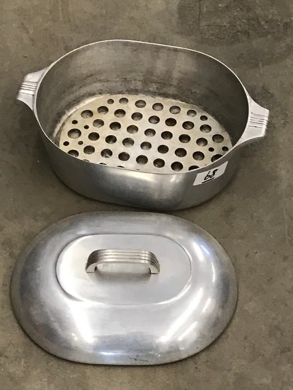 lot 68 image: Lidded Aluminum Croc Pot, Good Cond...