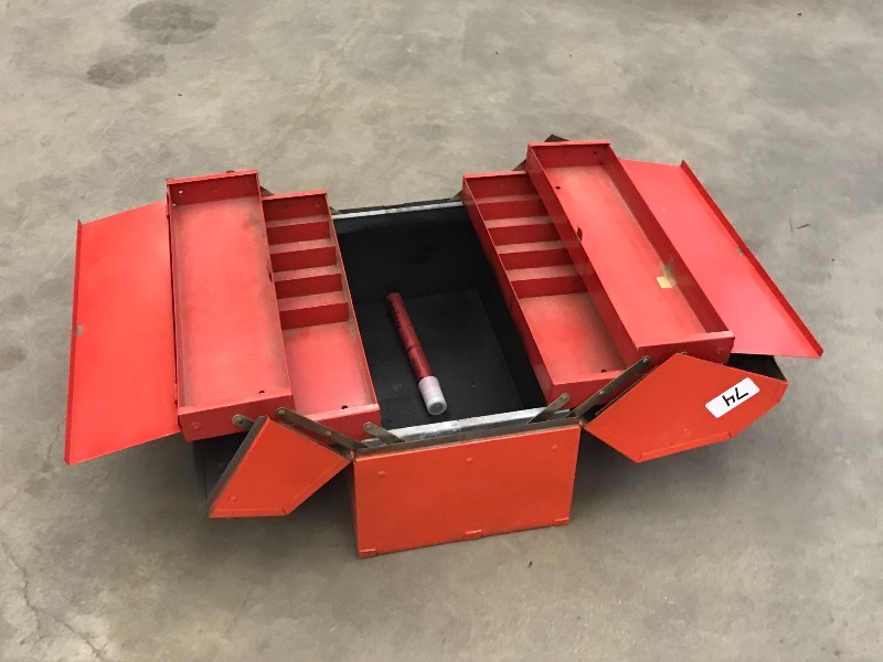 lot 74 image: 20 Steel Craftsman Tool Box, Good ...