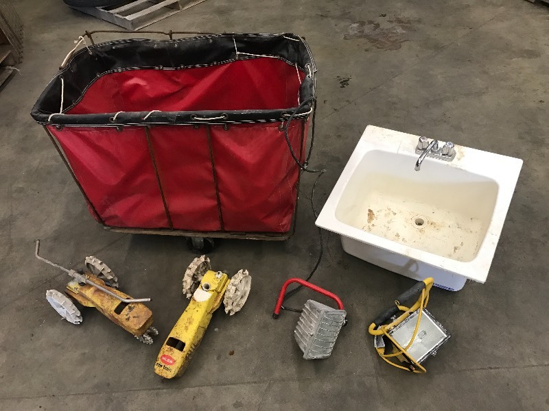 lot 92 image: Lot Of Rolling Laundry Tub, (2) Wo...