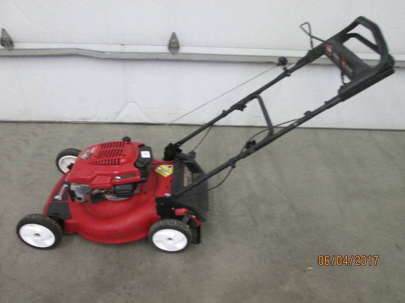 lot 6 image: Toro 21 Lawn Mower