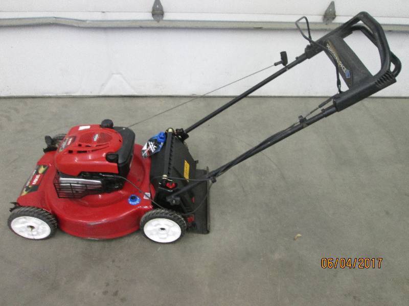 lot 8 image: Toro 21 Lawn Mower