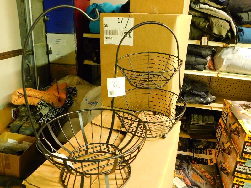 Large lot of like new metal fruit bowls and banana hangers