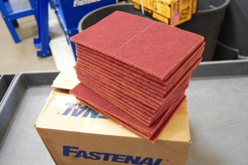 lot 21 image: Scotchbrite Pads