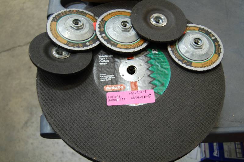 lot 32 image: 14 & 4 12 Masonary Wheels
