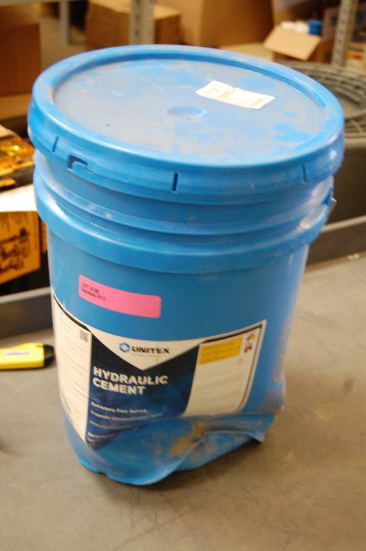 lot 39 image: Hydraulic Cement-5 Gal