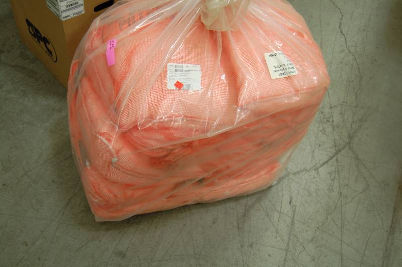 lot 49 image: 3M oil & petroleum large sorbent pillows